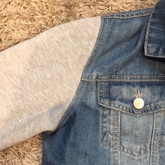 forever 21 jean jacket | M - Picture 3 of 7